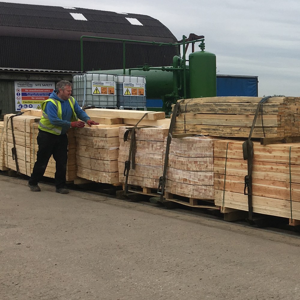 Timber handling at the yard